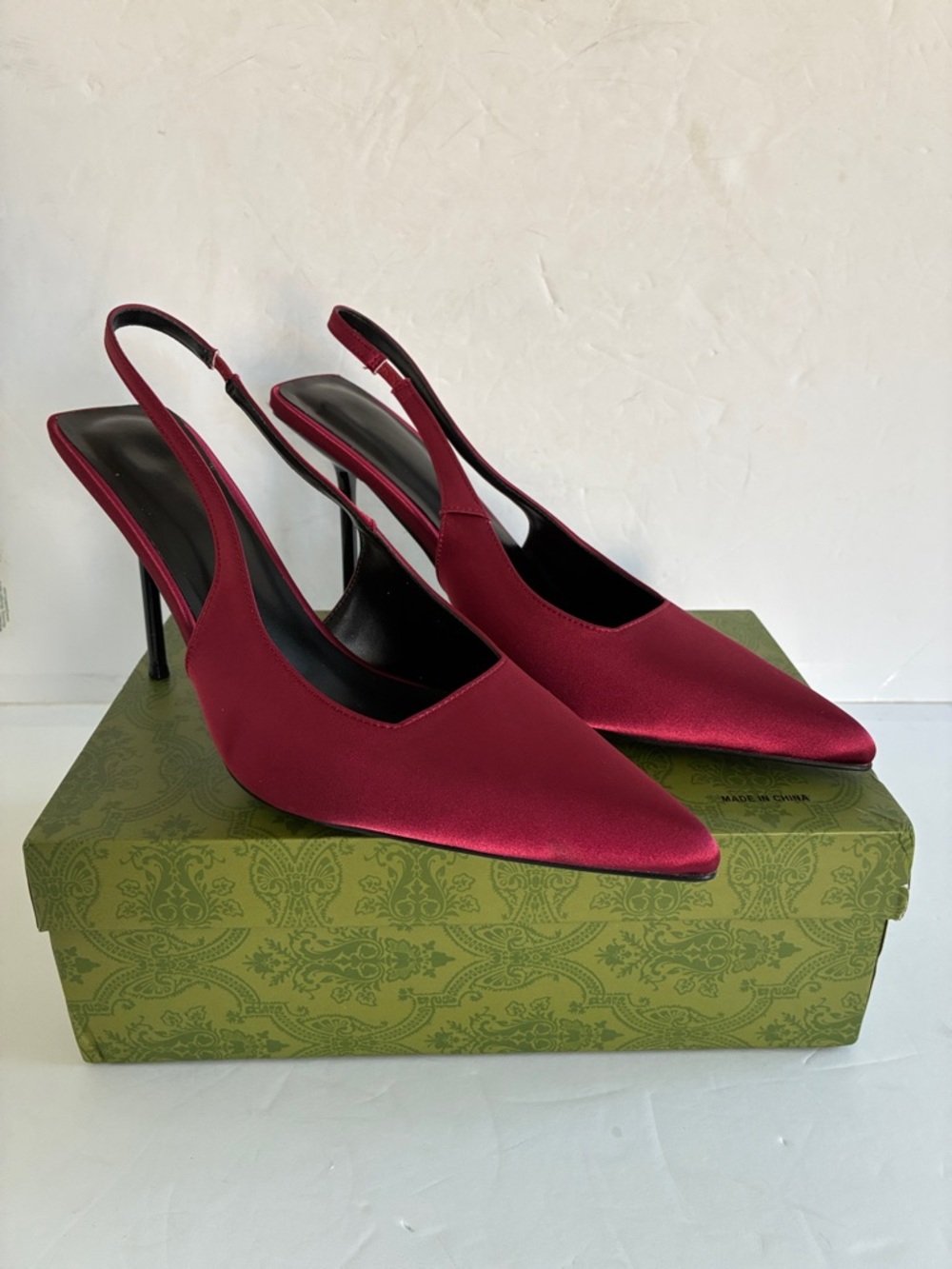 Women's Red Satin Slingback Pointed-Toe Pump Stiletto Heel Shoes Size 11 NEW - Picture 9 of 9